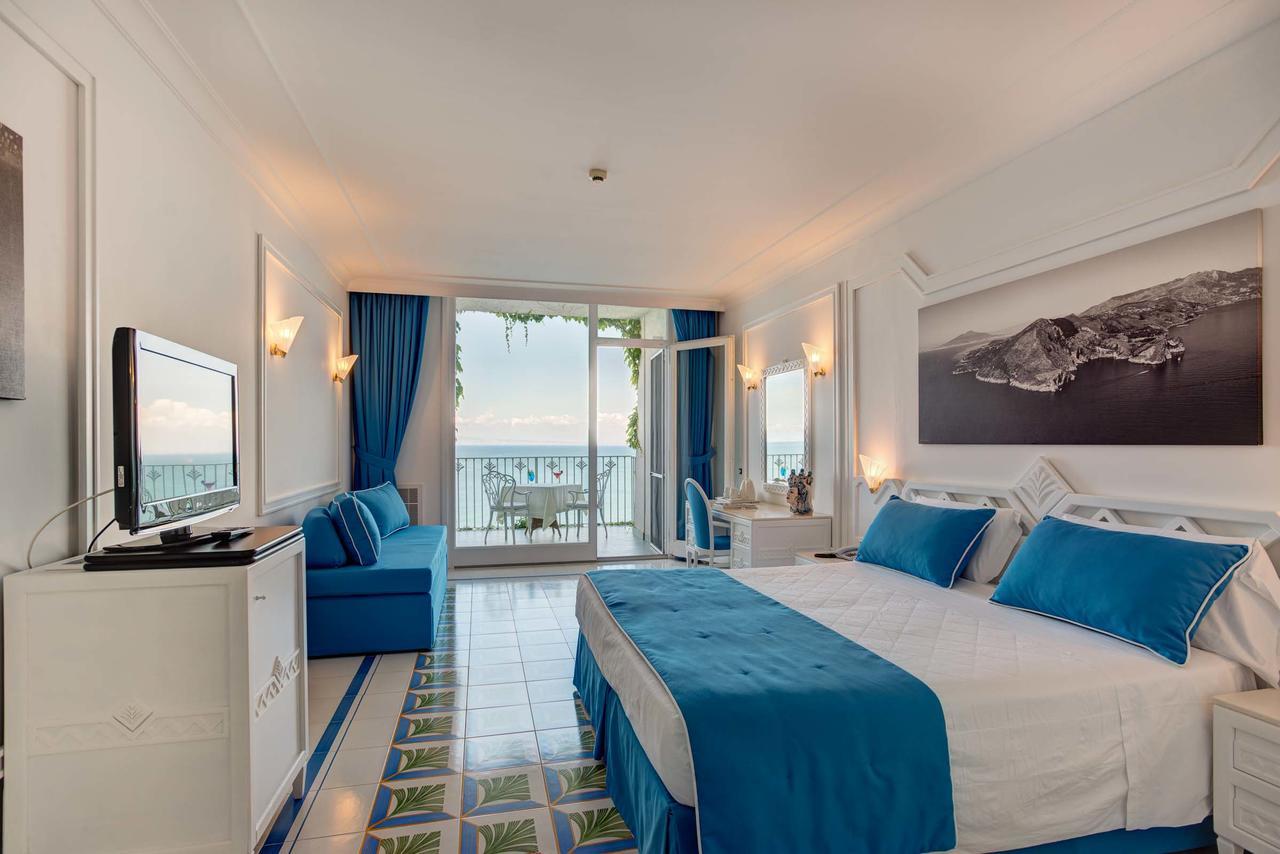 Quarto Deluxe com Cama de Casal ou 2 de Solteiro e Vista do Mar