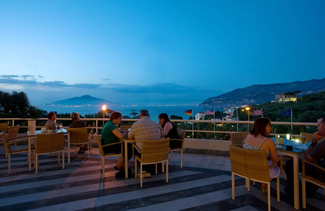 Grand Hotel Vesuvio-1